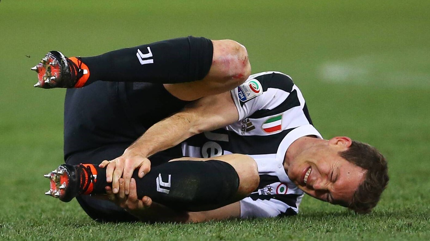 Drei Tritte ans Schienbein (Bild: IMAGO)