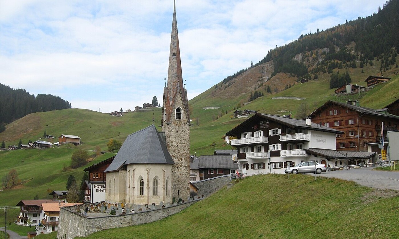 Kirche im Dörfchen (Bild: Wikipedia)