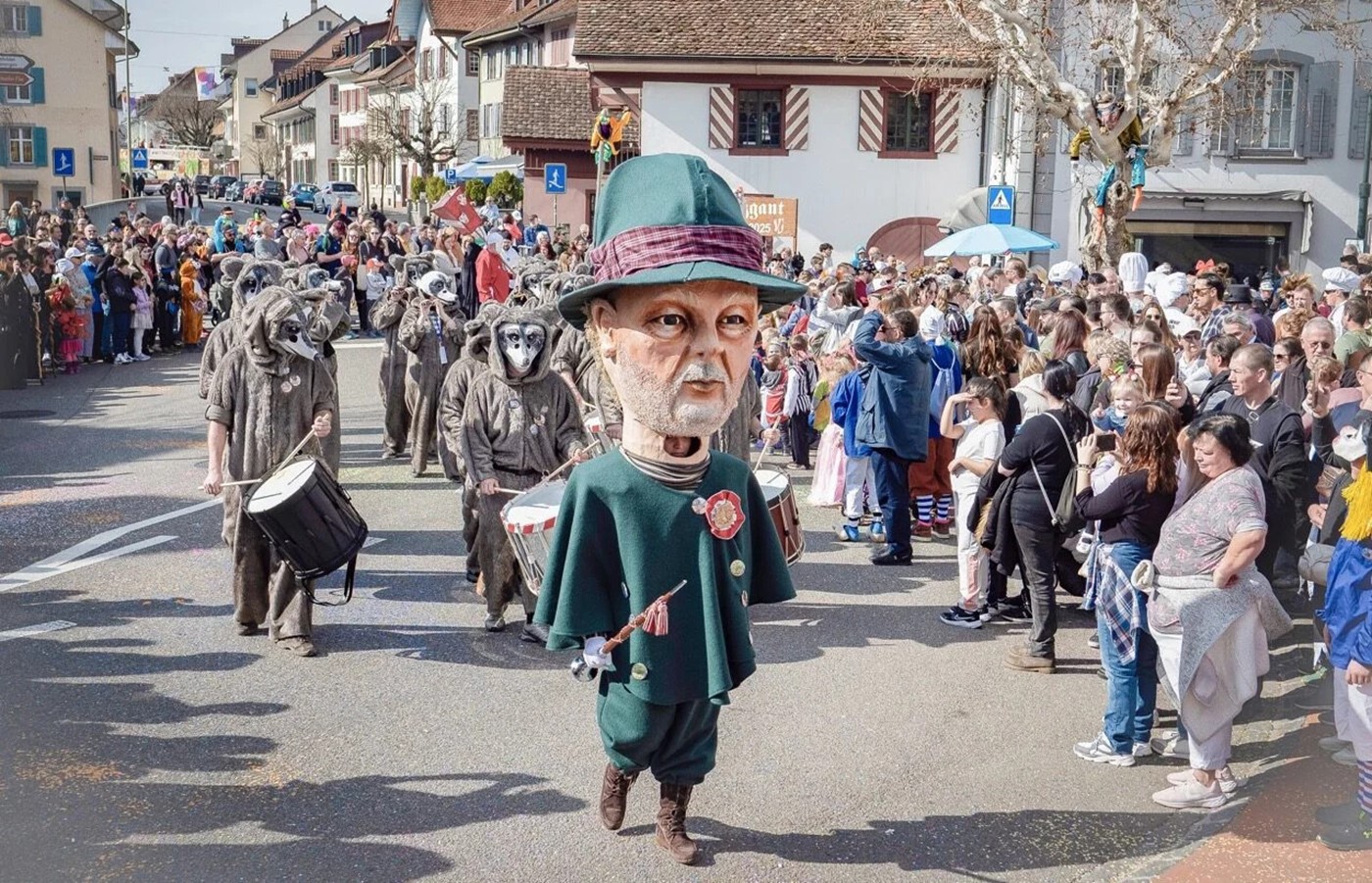 Volksauflauf (Bild: zVg)